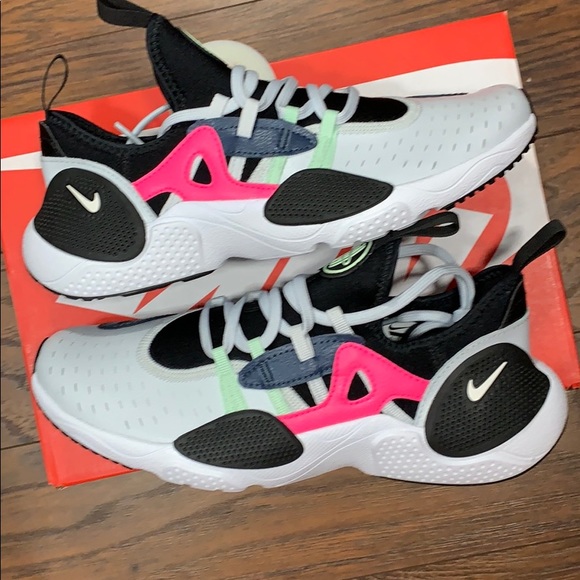 NIKE HUARACHE E.G.E.BG pure platinum/white-black - Picture 5 of 16